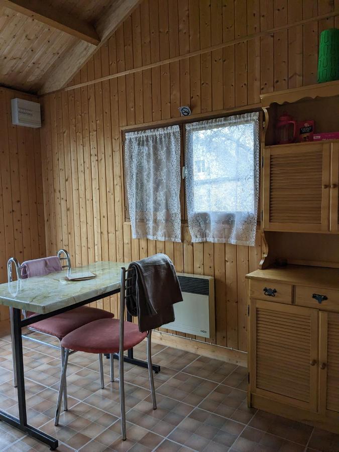 Au Petit Chalet D'Illiers Combray - Salle D'Eau Uniquement Exteriér fotografie